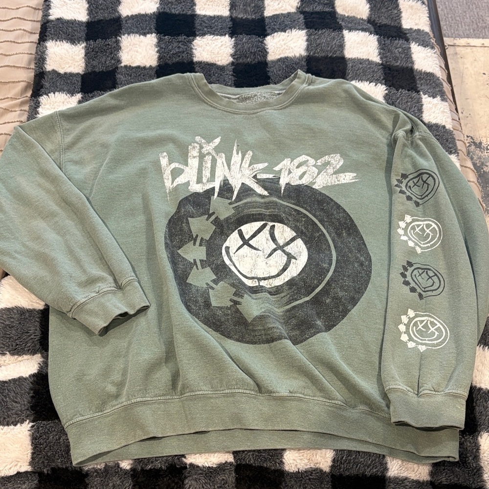 Urban Outfitters Blink-182 crewneck